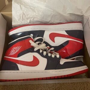 Jordan Air Jordan 1 Mid SE Midnight Navy and University Red